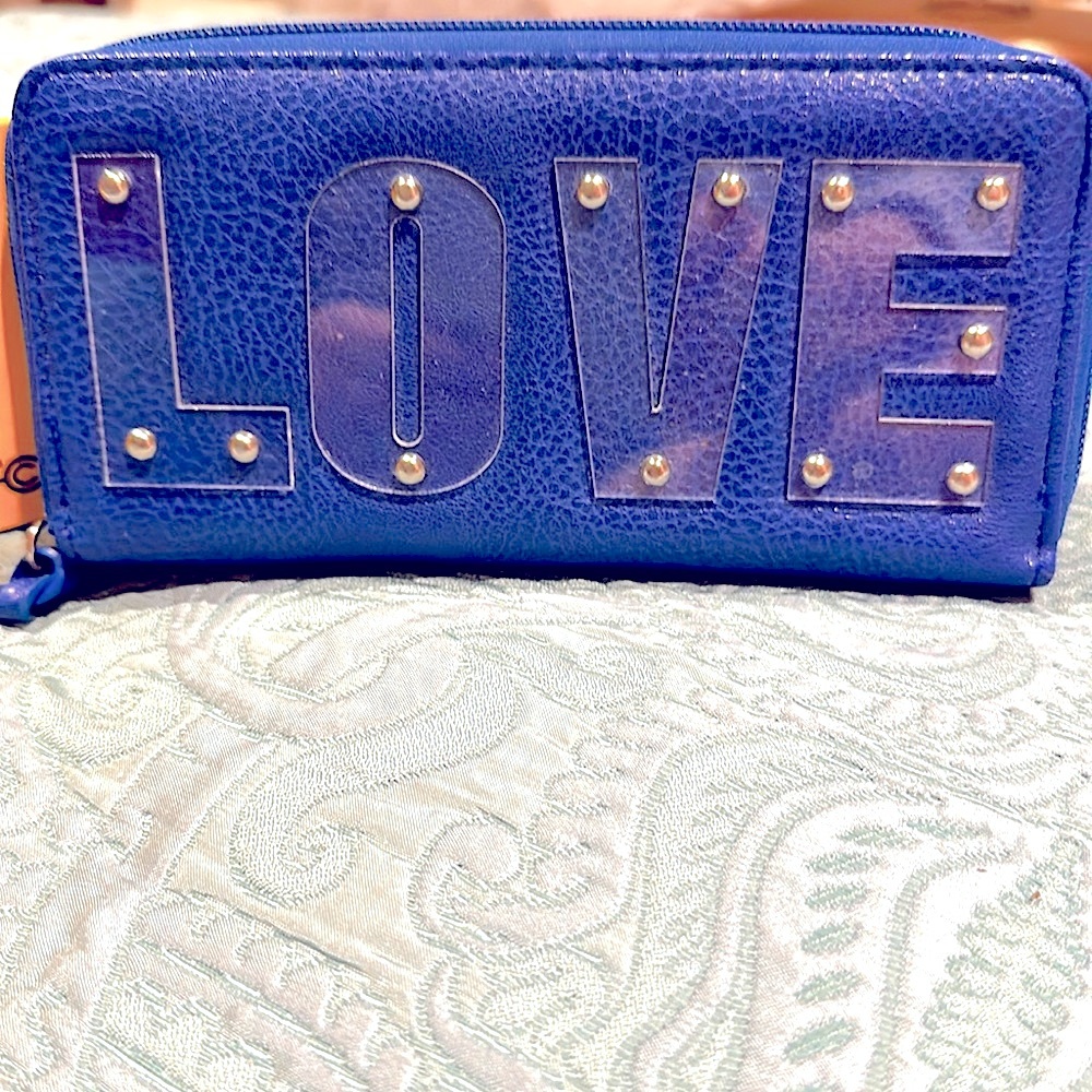 New! NWOT Madden Girl “LOVE” wallet, brilliant blue with acrylic letters